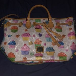 EUC Cupcake purse
